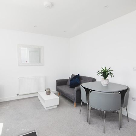 Villa New 2Bd Pontac Flat In The Heart Of Didcot Exterior foto