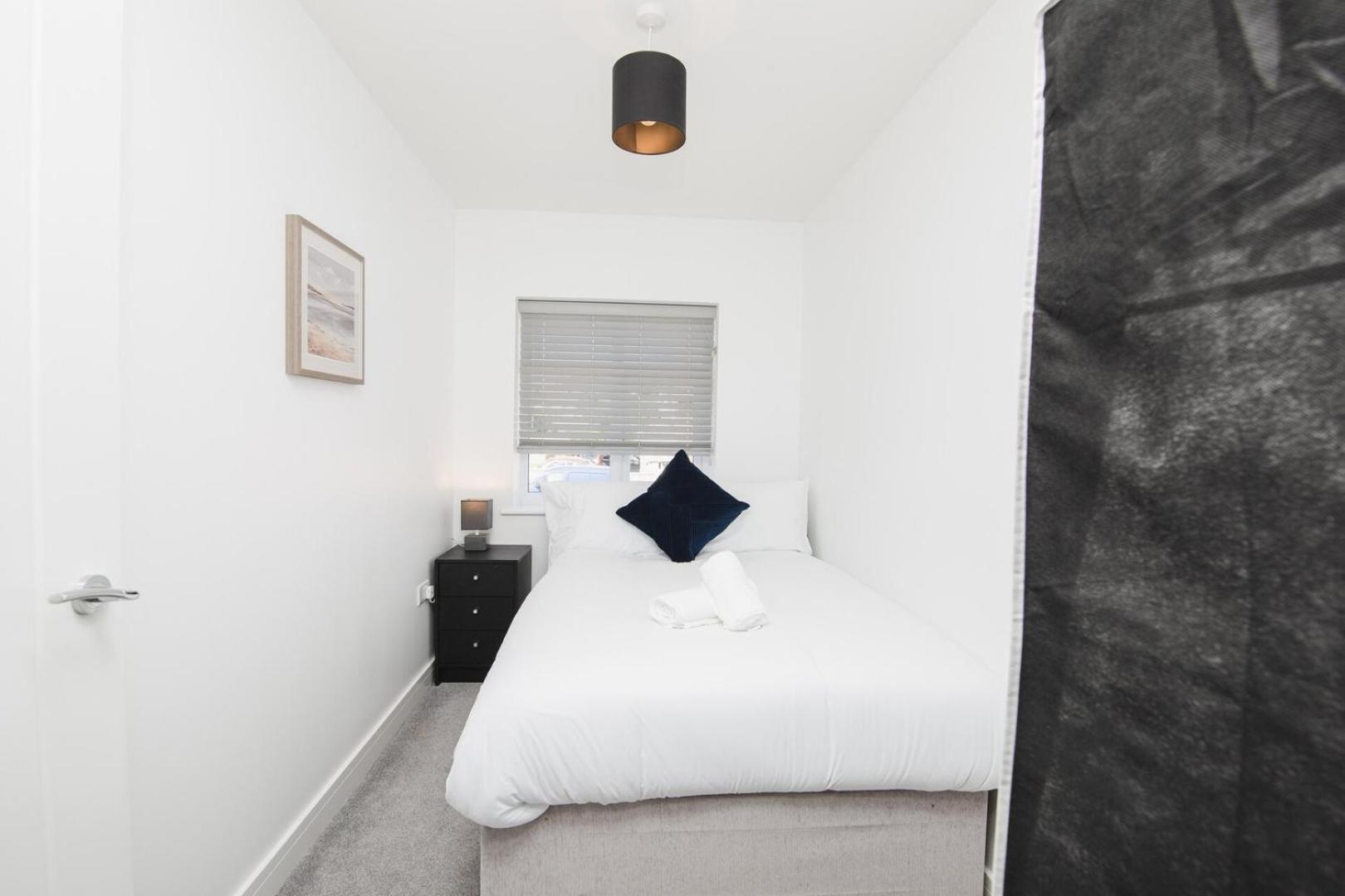 Villa New 2Bd Pontac Flat In The Heart Of Didcot Exterior foto